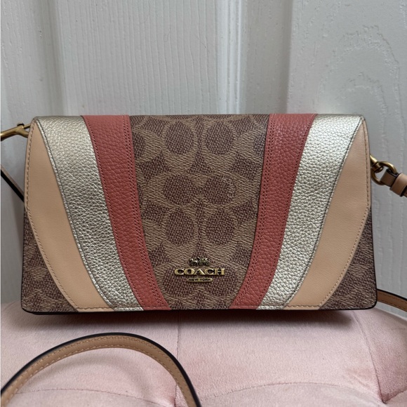 Hayden Foldover Crossbody Clutch In Signature Canvas With Wave Patchwork - Picture 2 of 10